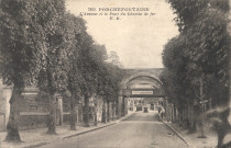 Porchefontaine - L'Avenue et le Pont du Chemin de fer. E. M., Anciens Établissements Malcuit, Paris