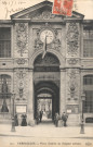 Versailles - Porte d'entrée de l'hôpital militaire. E.L.D.