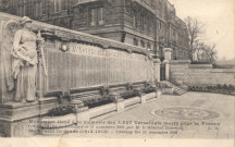 Monument élevé à la mémoire des 1.927 Versaillais morts pour la France (1914-1918) - Inauguré le 11 novembre 1924 par M. le Général Gouraud. L. Ragon, phototypeur, Versailles