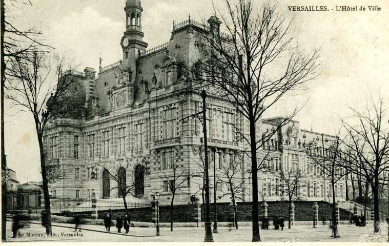 Versailles - L'Hôtel de Ville. Mme Moreau, édit., Versailles