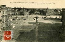Versailles - Panoramique - Cour d'Honneur du Palais et Avenue de Paris. Impr. Edia, Versailles