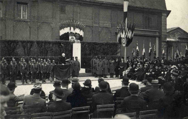 [Inauguration du buste du Général Borgnis-Desbordes. 30 mars 1935].