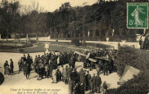 Chute de l'aviateur Stœffer et son passager dans le parc de Versailles. L.L.