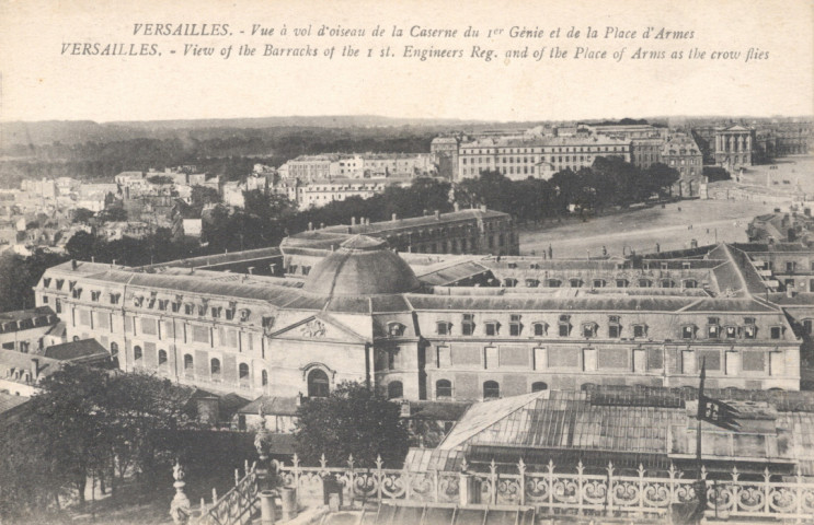 Versailles - Vue à vol d'oiseau de la Caserne du 1er Génie et de la Place d'Armes. Mme Moreau, édit., Versailles