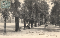 Versailles - L'Avenue de Sceaux et la Caserne du Génie.
