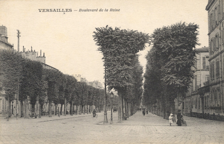 Versailles - Boulevard de la Reine. Mme Moreau, édit., Versailles