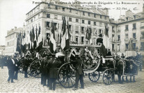 Funérailles des Victimes de la Catastrophe du Dirigeable "La République" (Versailles, 28 Septembre 1909) - Les Corbillards sur le Parvis de la Cathédrale Saint-Louis. ND Phot.