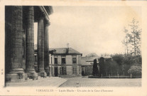 Versailles - Lycée Hoche - Un coin de la Cour d'honneur. M. K.