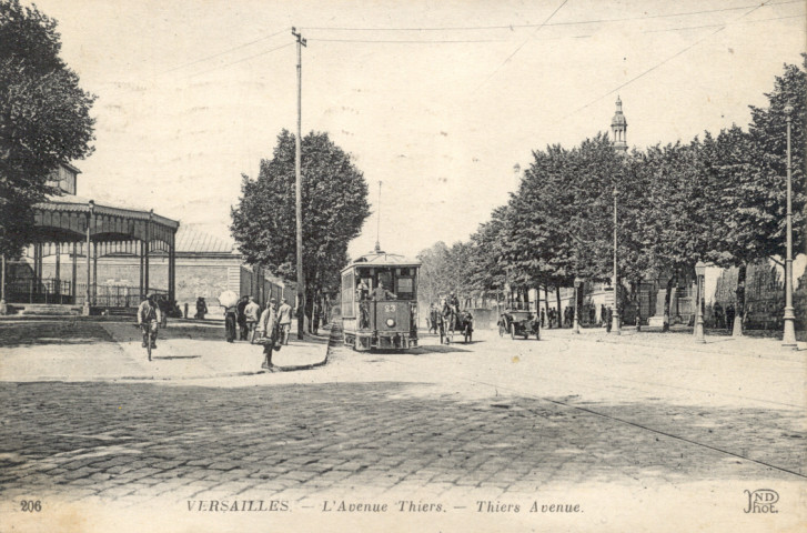 Versailles - L'Avenue Thiers. Anciens Étab. Neurdein et Cie - Imp. Crété, succ. Corbeil-Paris, 52, Avenue de Breteuil, Paris