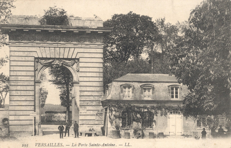 Versailles - La Porte Saint-Antoine. L.L.