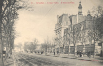 Versailles - Avenue Thiers - L'Hôtel-de-Ville. P. Helmlinger & Cie, Imp. phot. Nancy