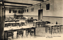 Versailles - École Saint-Jean-de-Béthune - Un réfectoire. J. David et E. Vallois, phot.-édit., 99 rue de Rennes, Paris