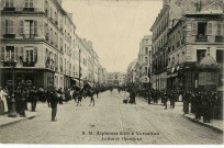 S.M. Alphonse XIII à Versailles. La rue de l'Orangerie.VersaillesA. Bourdier, imp. - édit.