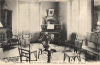 Versailles - Lycée de Jeunes Filles - Pavillon Jacqueline Pascal - Un Salon.