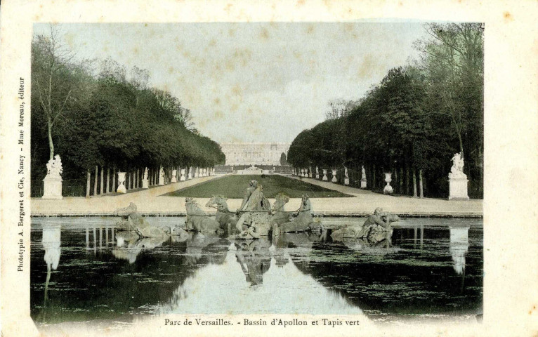 Parc de Versailles - Bassin d'Apollon et tapis vert.