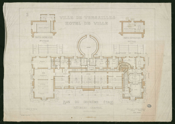 Hôtel de ville de Versailles. Deuxième étage du bâtiment central.