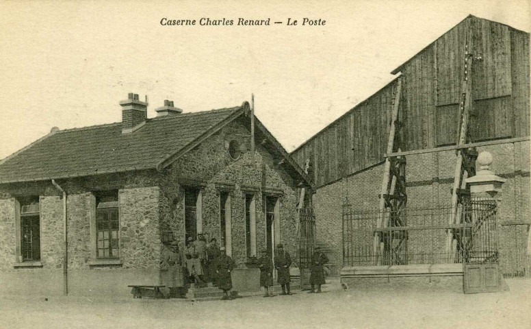 Caserne Charles Renard - Le Poste. Impr. Édia, Versailles