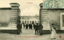 Versailles - Quartier de la Reine - Caserne du 20e Escadron du Train des Équipages - Rue Carnot. Collection F. Fleury