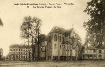 École Sainte-Geneviève, Ancienne "Rue des Postes" Versailles - La Grande Façade du Parc. Édition J. David et E. Vallois, 99 rue de Rennes, Paris