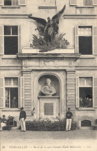 Versailles - Buste de Lazare Carnot (École militaire). L.L.