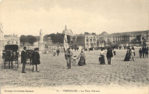 Versailles - La Place d'Armes. Collection des Galeries Modernes
