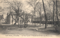 Lycée Hoche, à Versailles - Le Petit Lycée - Façade sur la Cour de Récréation. Éditions Universitaires Tourte et Petitin, Levallois-Paris