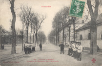 Versailles - 57 Avenue de Sceaux - Exercice du Revolver, 22e d'Artillerie. Collection F. Fleury