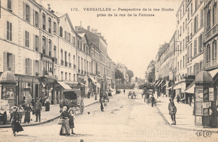 Versailles - Perspective de la rue Hoche prise de la rue de la Paroisse. E.L.D.