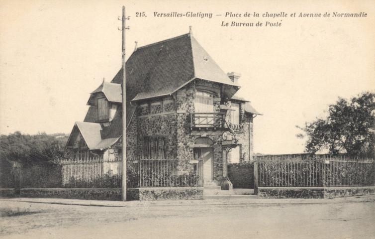 Versailles - Glatigny - Place de la chapelle et Avenue de Normandie - Le Bureau de Poste. Héliotypie A. Bourdier