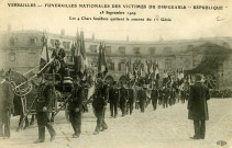 Versailles - Funérailles nationales des Victimes du Dirigeable "République" 28 Septembre 1909 - Les 4 Chars funèbres quittent la caserne du 1er Génie. E. L. D.
