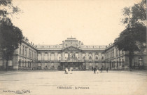 Versailles - La Préfecture. Mme Moreau, édit., Versailles