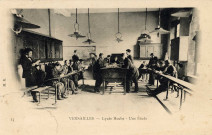 Versailles - Lycée Hoche - Une Étude. M. K.